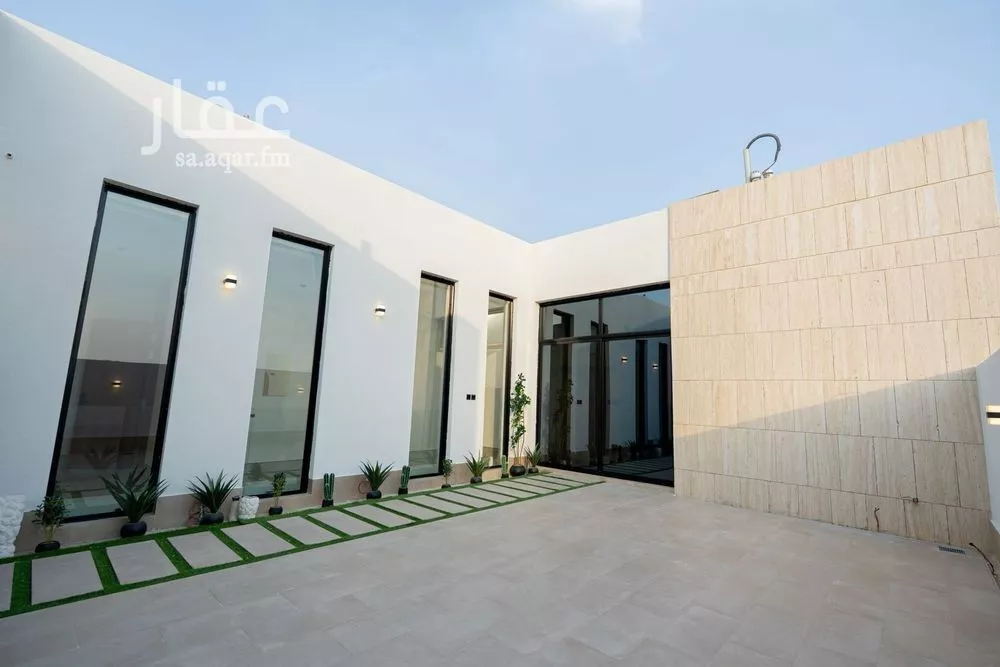 4 bedroom apartment in Al Aridh, Riyadh 7