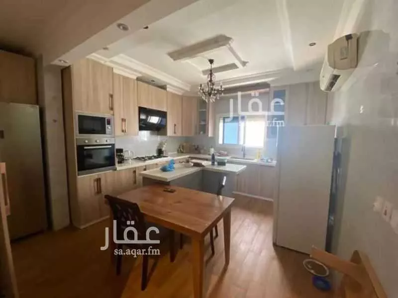 فيلا 6 غرف في عرقة 2