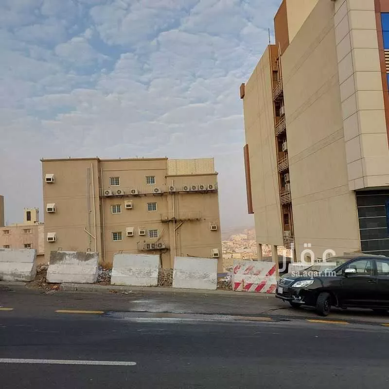 أرض 700 م² في الشوقية 2