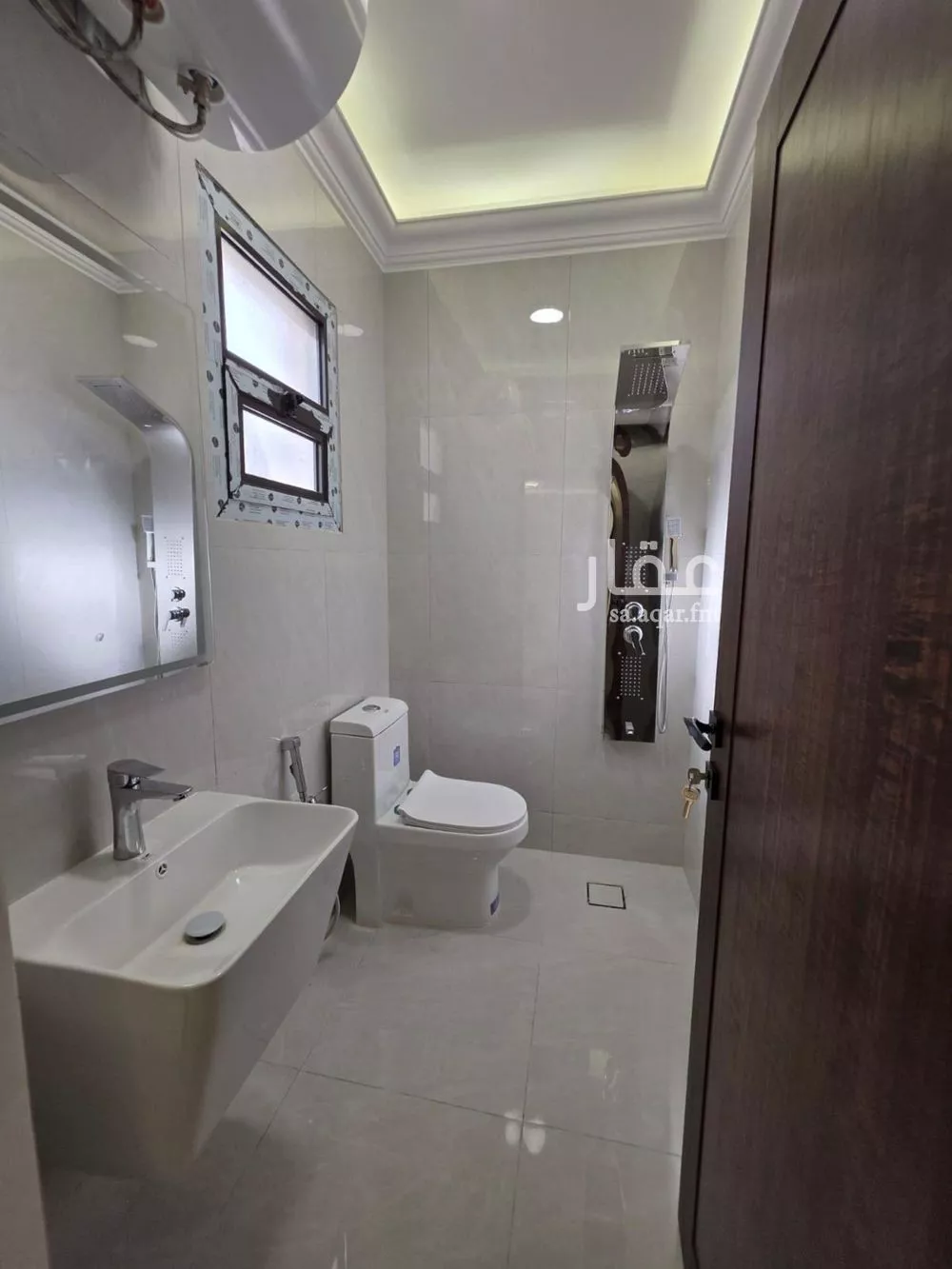 4 bedroom floor in Al Qairawan 3