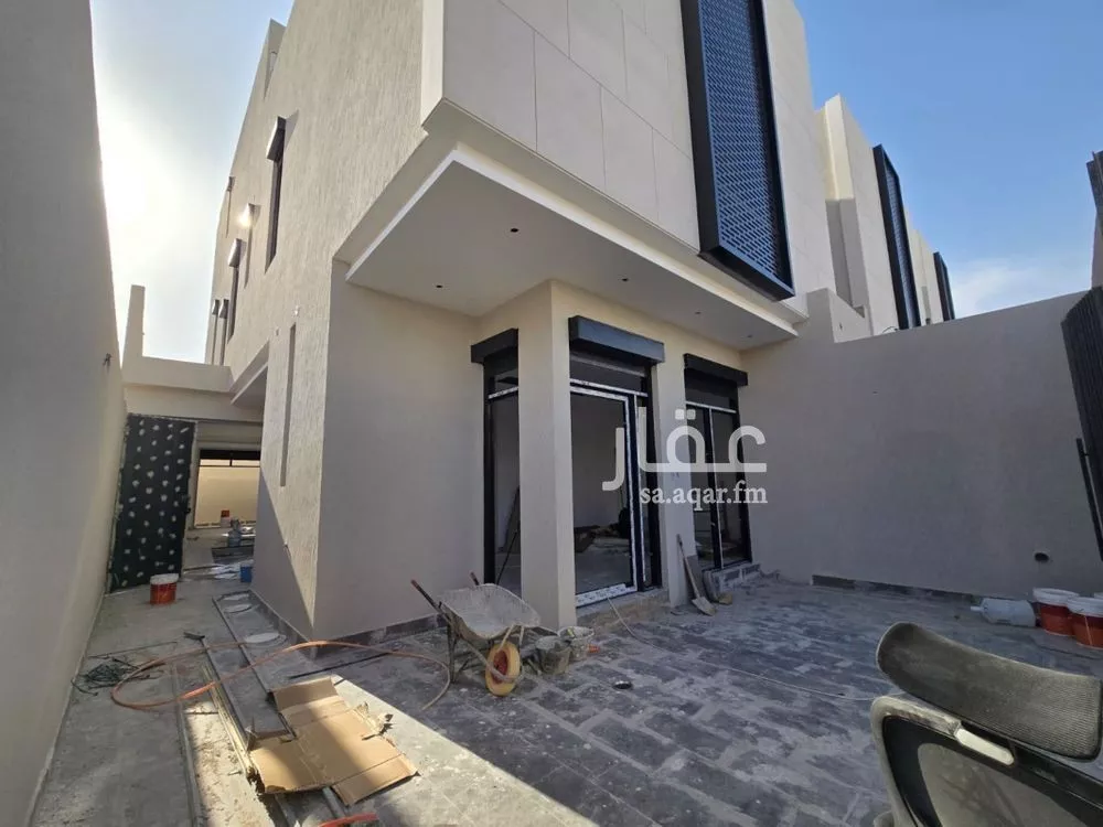 5 bedroom villa in King Faisal, Riyadh 9