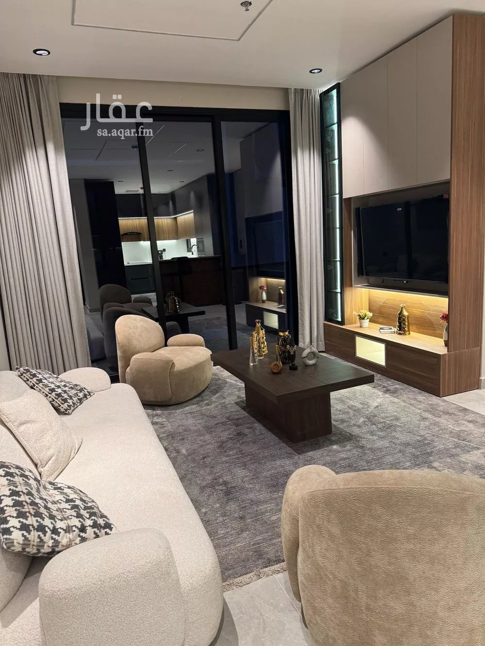 شقة 4 غرف في الحمرا 2