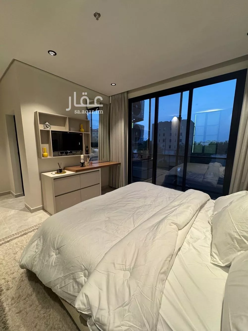 شقة 4 غرف في الحمرا 1