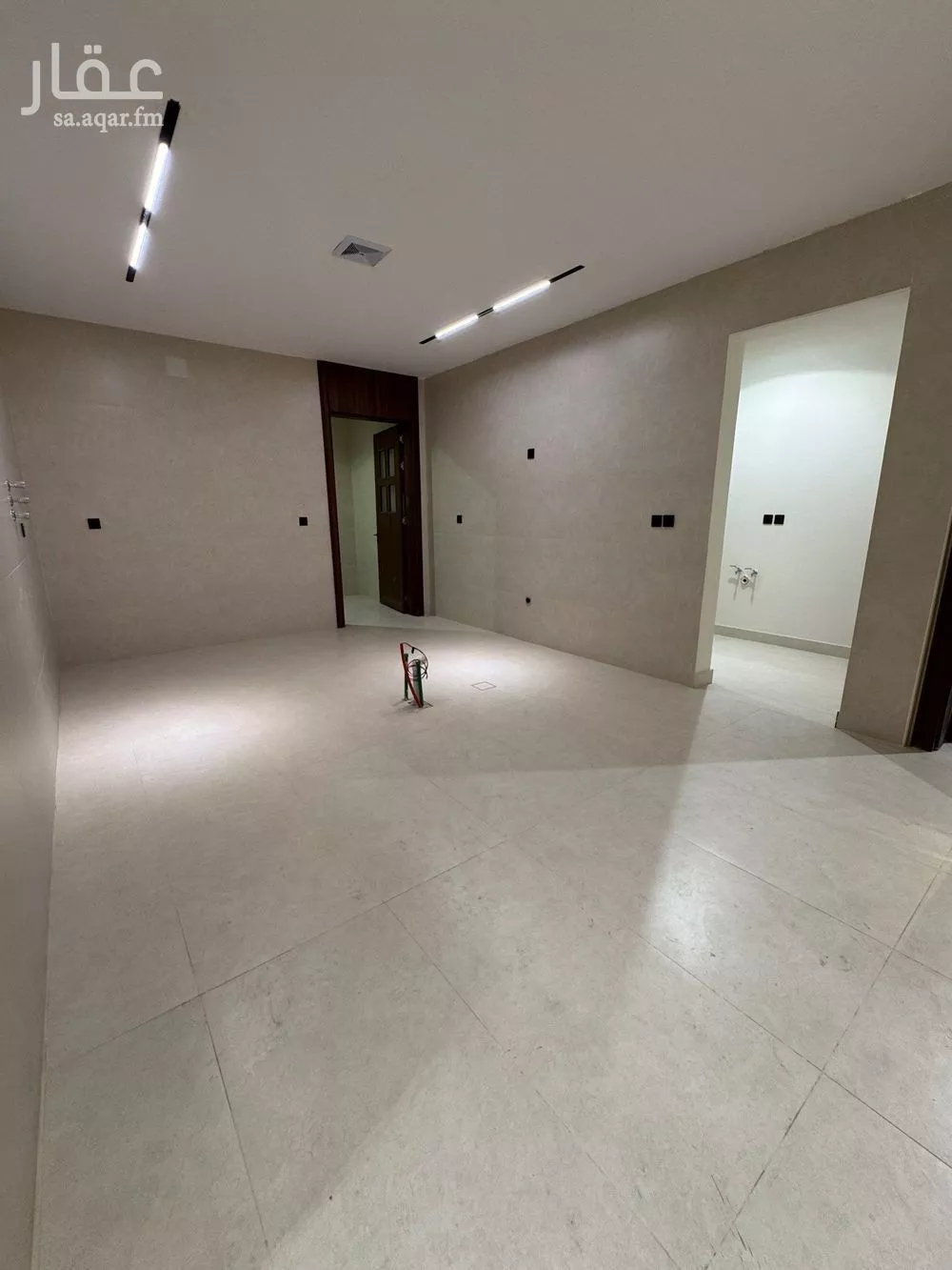 فيلا 6 غرف في الشراع 4