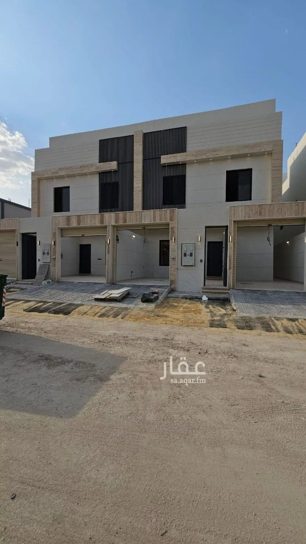فيلا 5 غرف في عكاظ 1