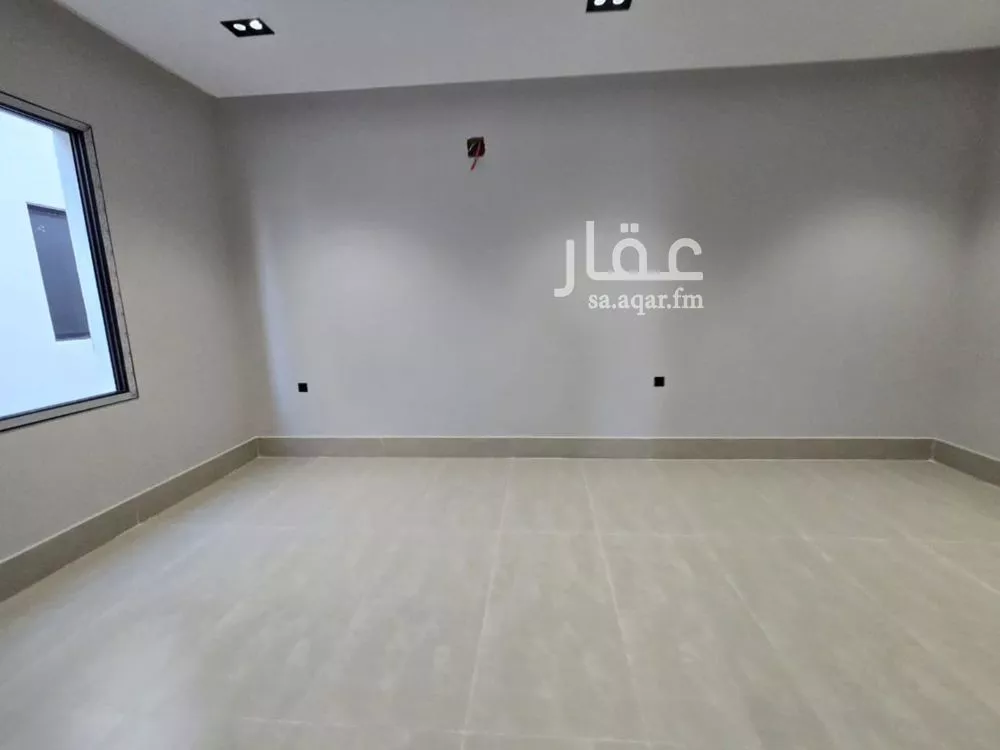 فيلا 5 غرف في عكاظ 5