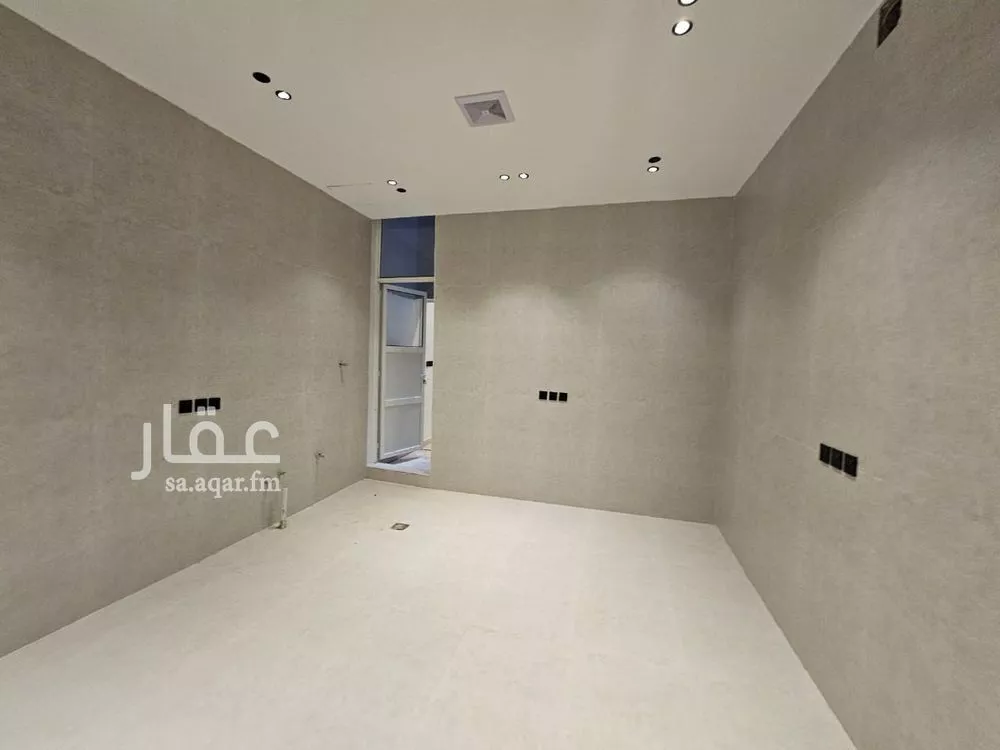 7 bedroom villa in Al Janadriyah, Riyadh 9