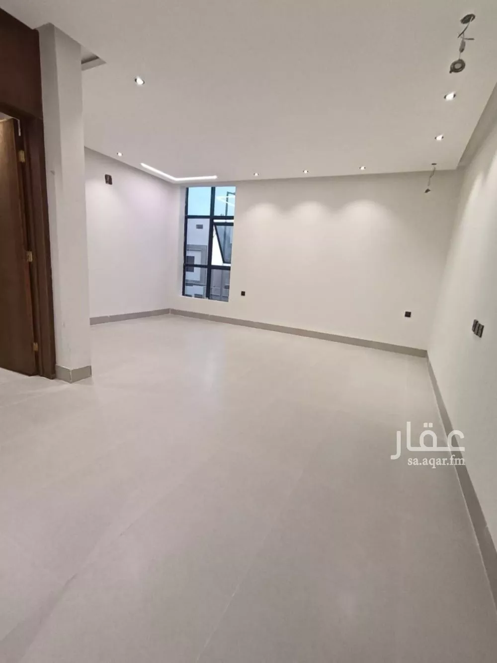 فيلا 5 غرف في عكاظ 5