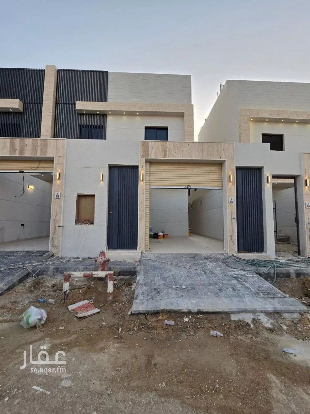 فيلا 5 غرف في عكاظ 1