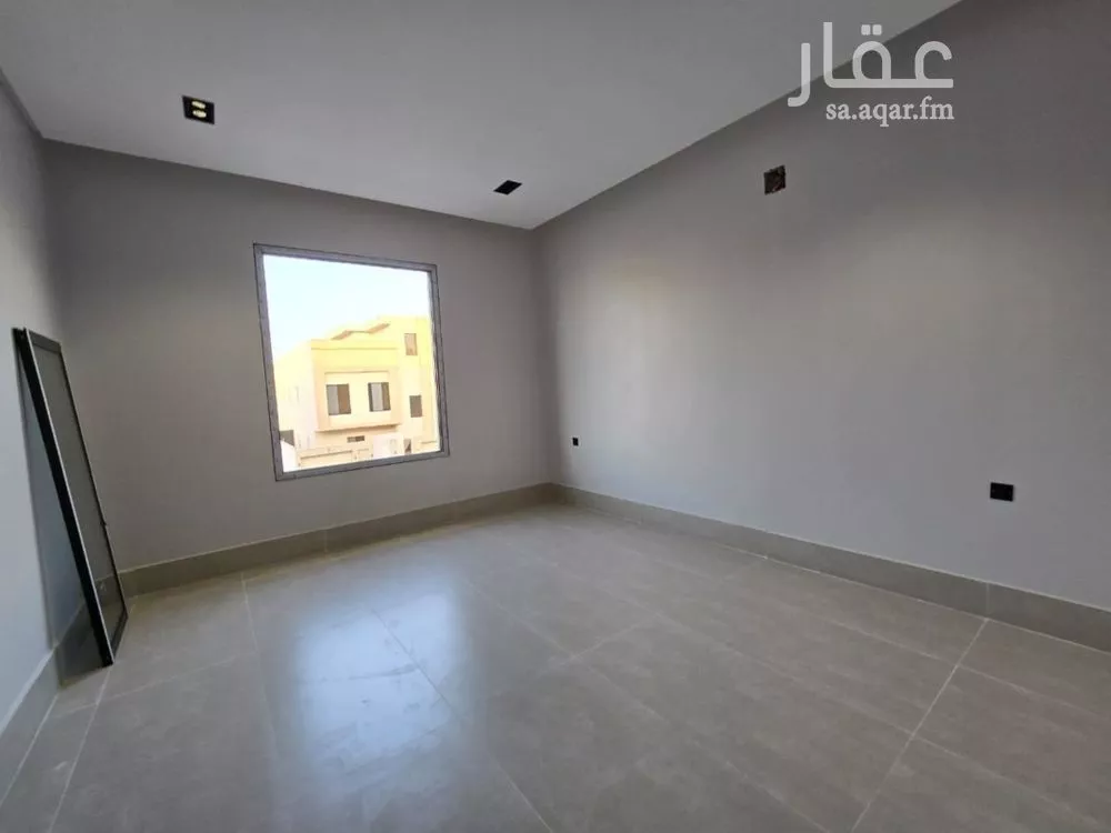 فيلا 5 غرف في عكاظ 4