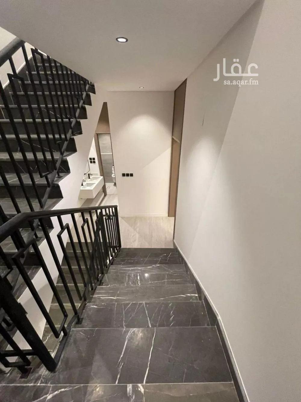 4 bedroom floor in Al Zahrah 2