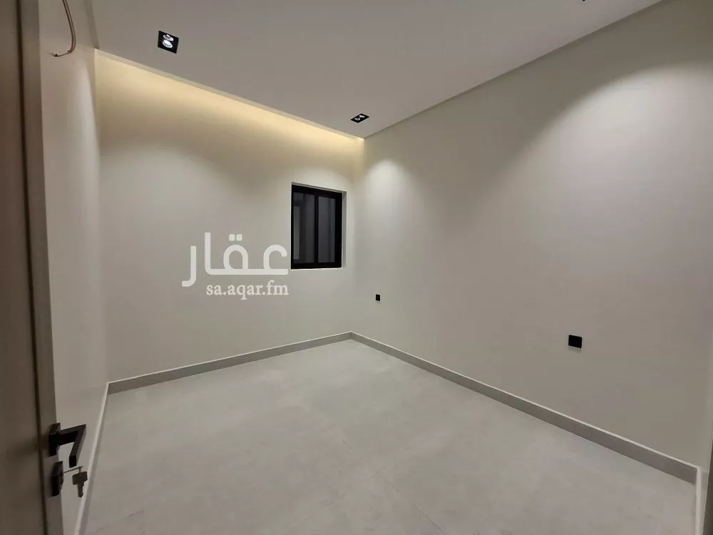 4 bedroom floor in As Suwaidi 4