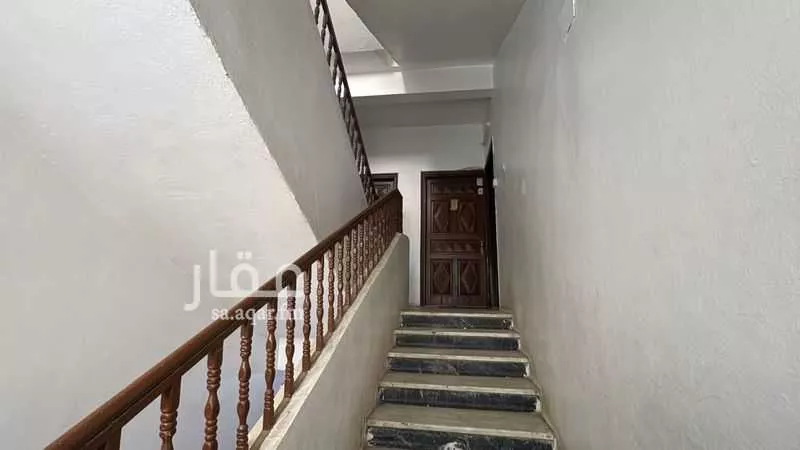 386 sqm building in Al Fath 3