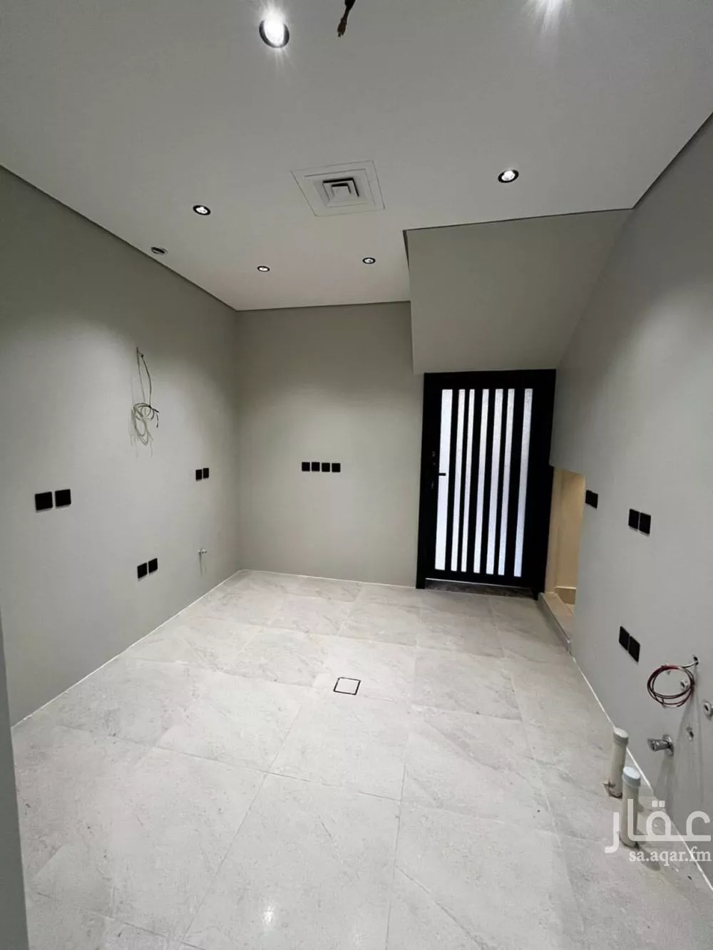 4 bedroom apartment in Dhahrat Laban 5