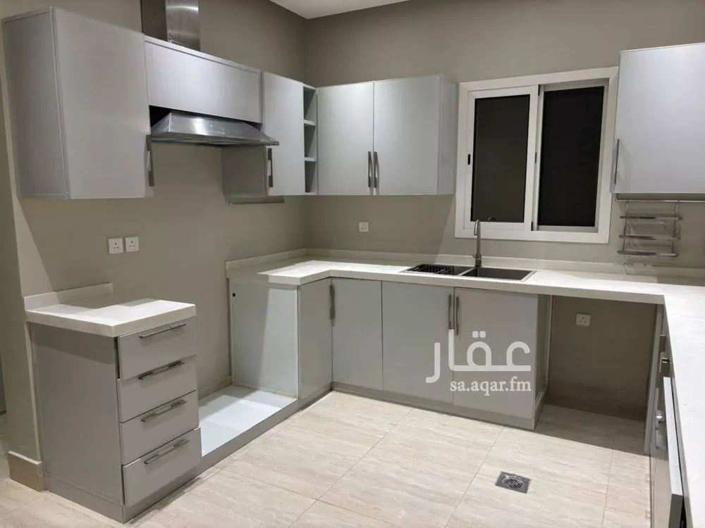 3 bedroom apartment in Al Yasmin 5