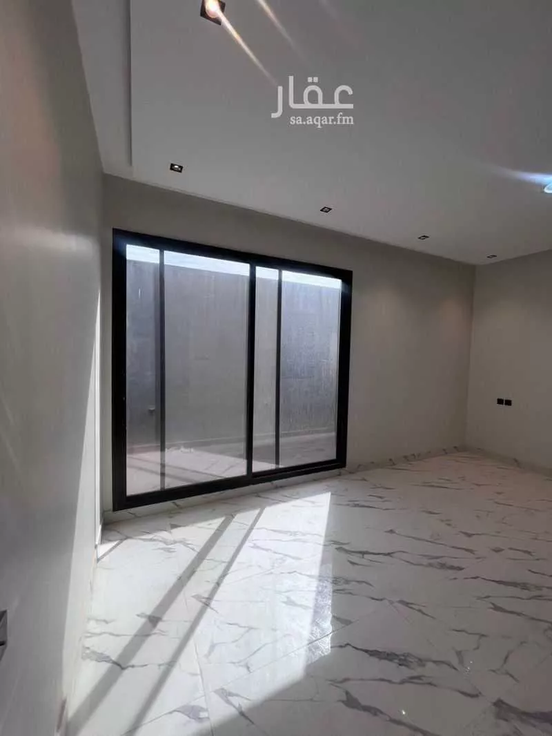 5 bedroom villa in Al Janadriyah 2