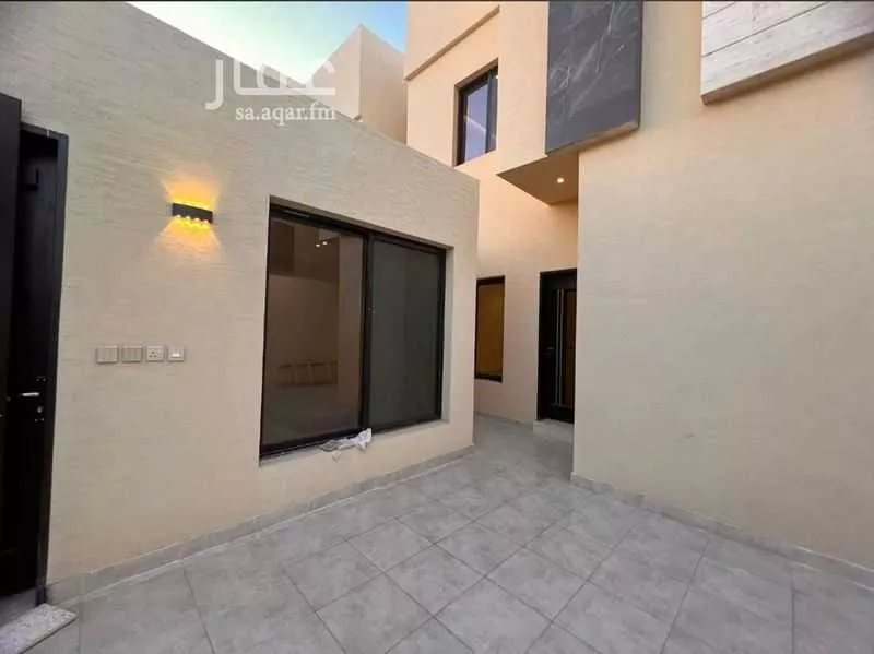 فيلا 9 غرف في عكاظ 5