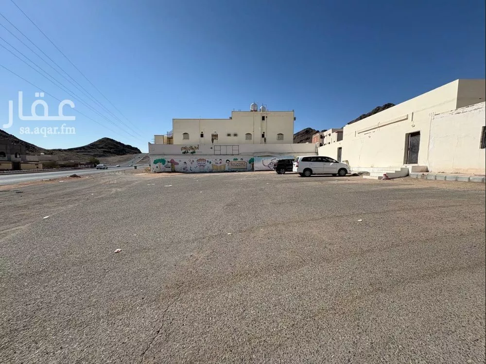 عمارة 1242 م² في النخيل 5