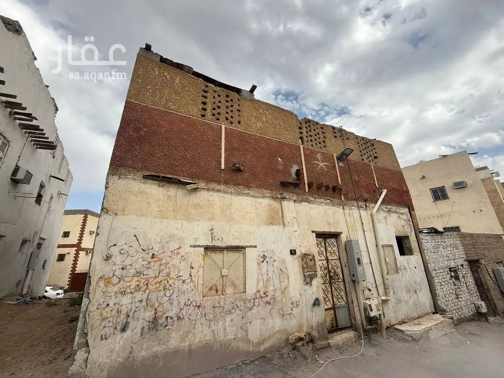 152 sqm building in Al Anabis 1