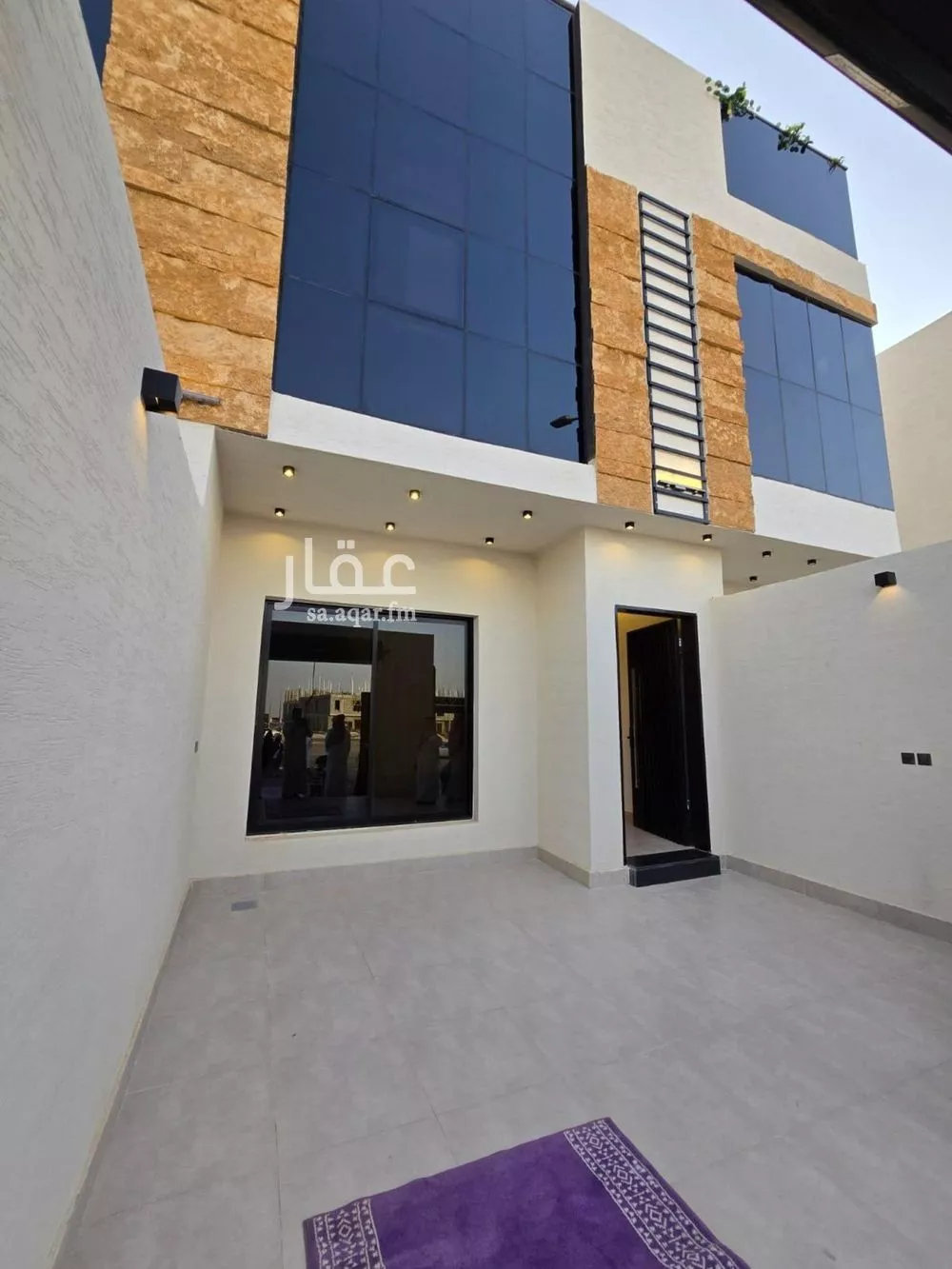 فيلا 5 غرف في عكاظ 3