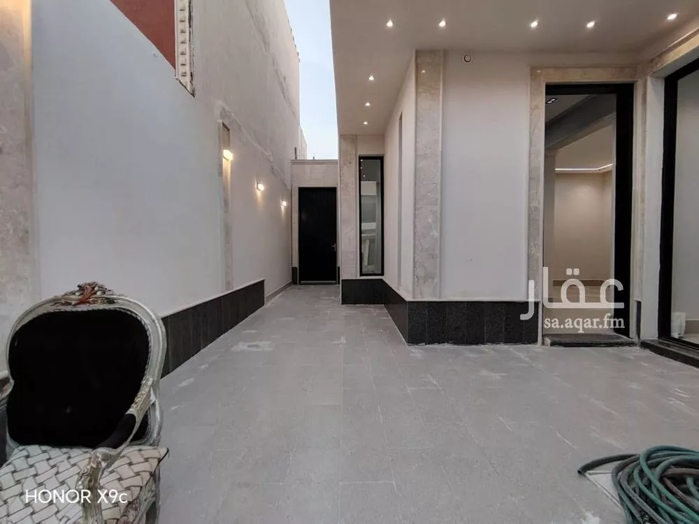 فيلا 6 غرف في العريجاء الغربية 3