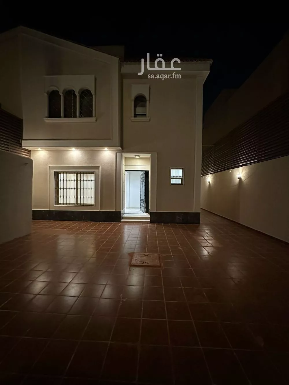 فيلا 9 غرف في الياسمين 2