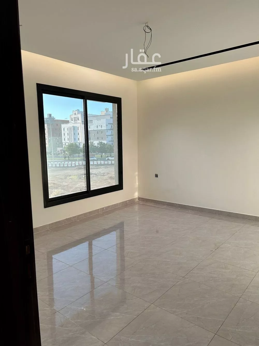 شقة 4 غرف في الريان 4