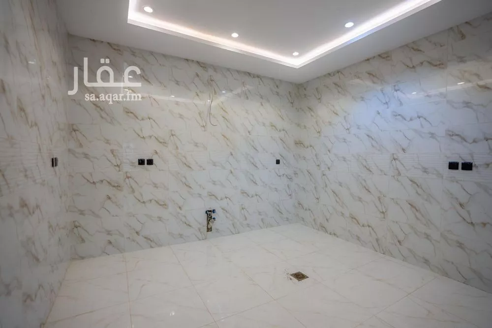 شقة 5 غرف في الريان 5