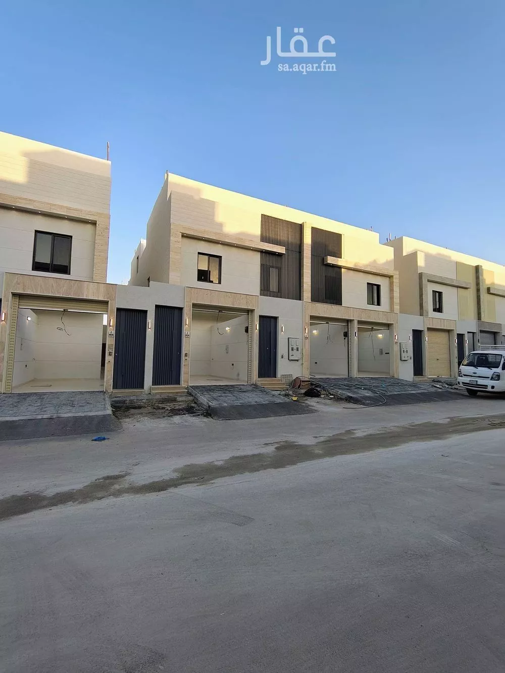 فيلا 7 غرف في عكاظ 4