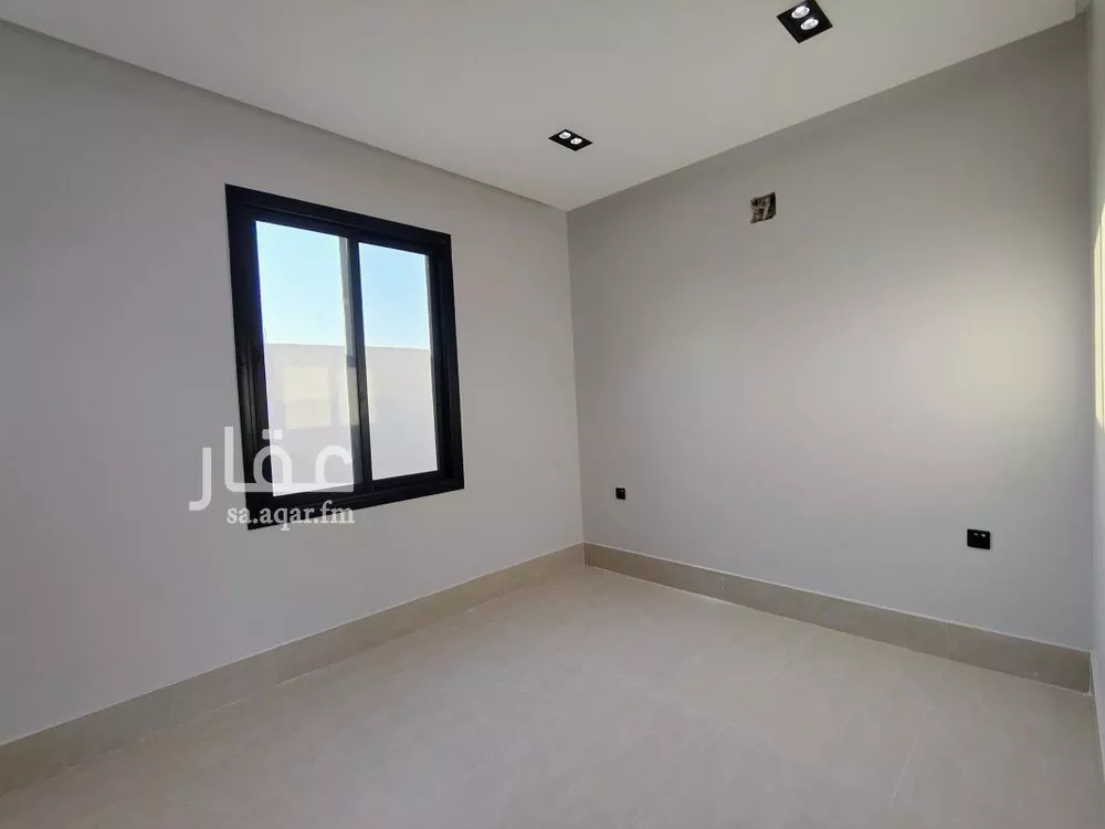 فيلا 6 غرف في عكاظ 2