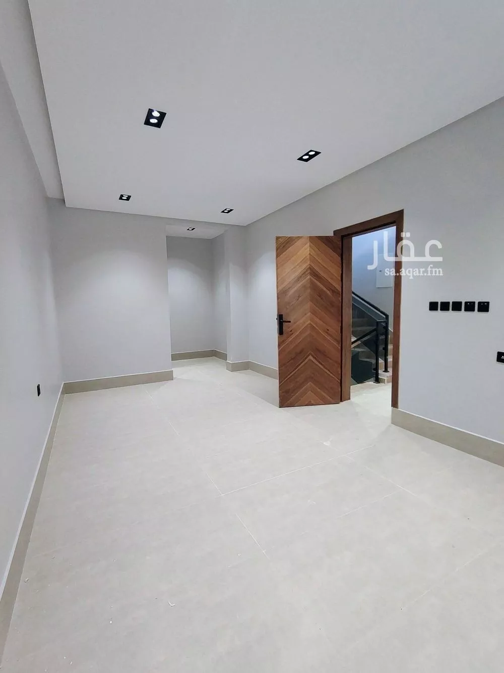 فيلا 6 غرف في عكاظ 5