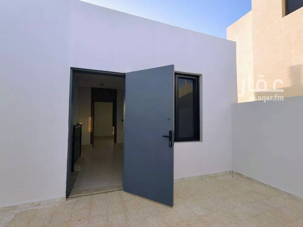 فيلا 6 غرف في عكاظ 4
