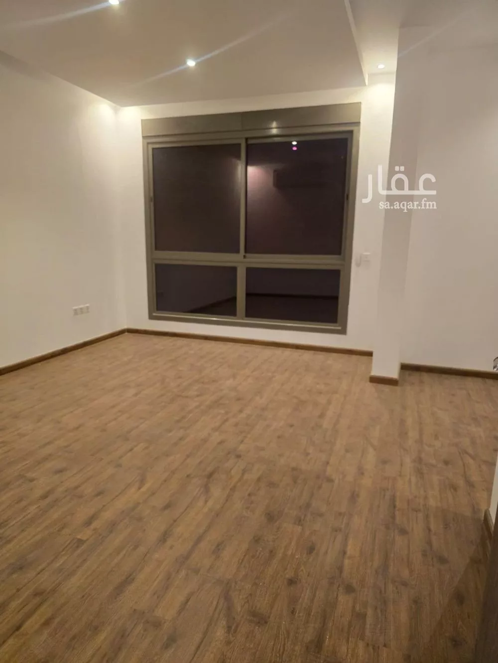 فيلا 5 غرف في العارض 4