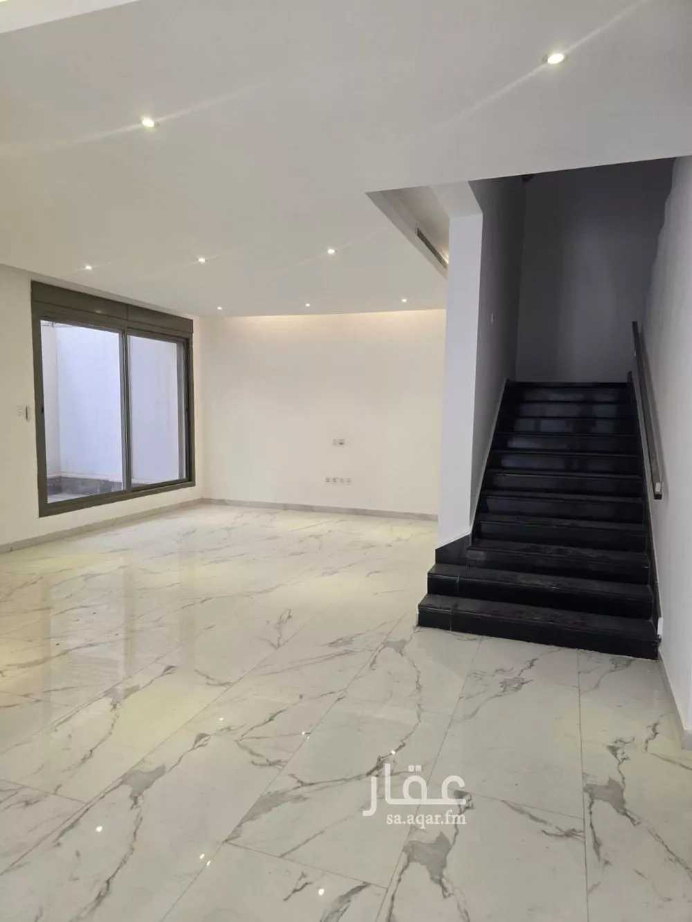 فيلا 5 غرف في العارض 3