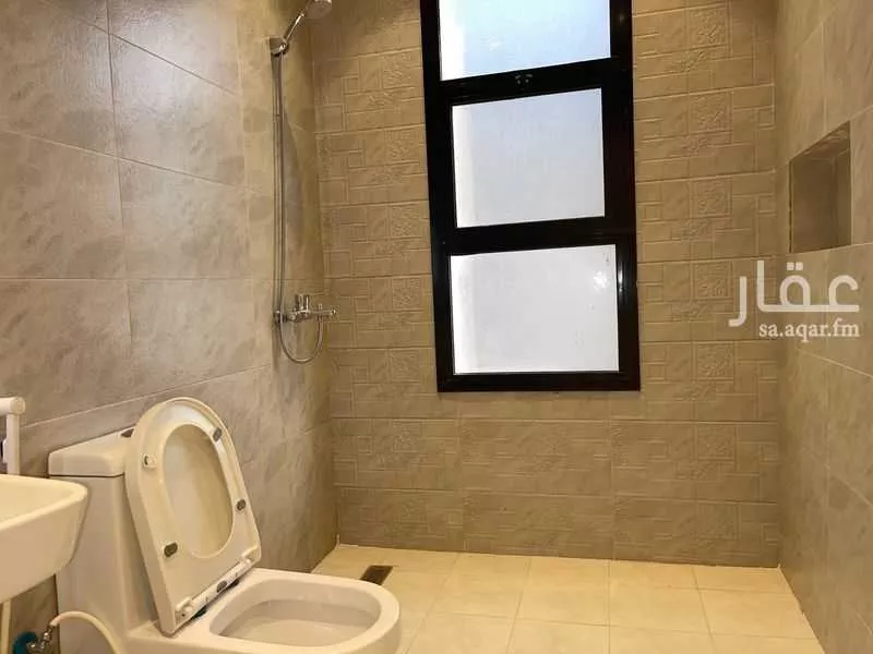 شقة 6 غرف في الواحة 4