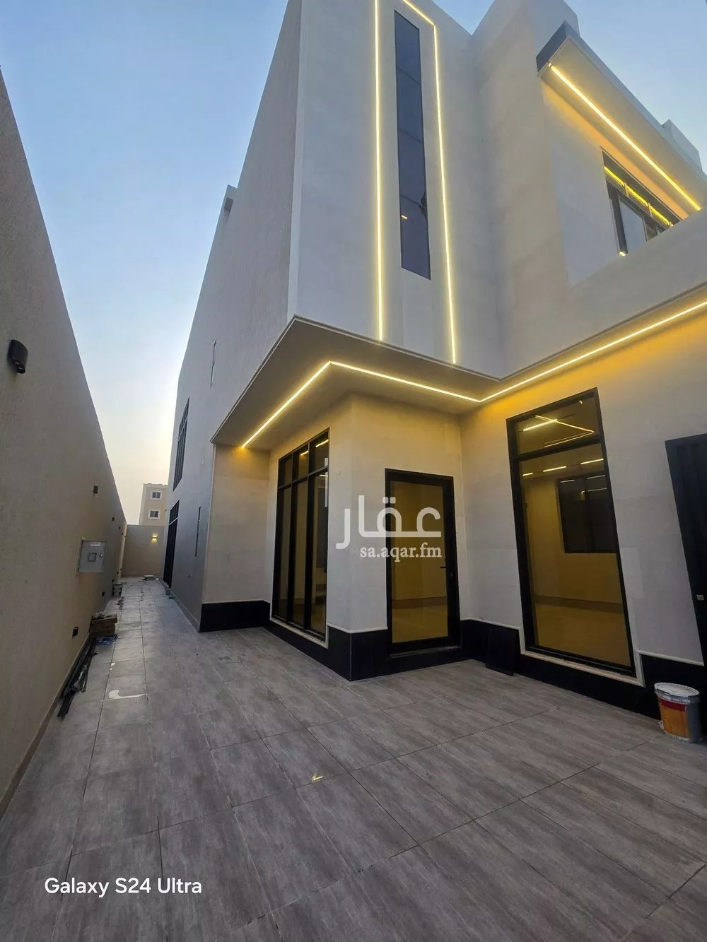 شقة 5 غرف في العارض 4