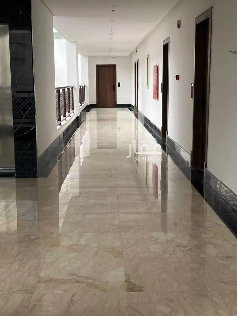 عمارة 2400 م² في الرائد 3