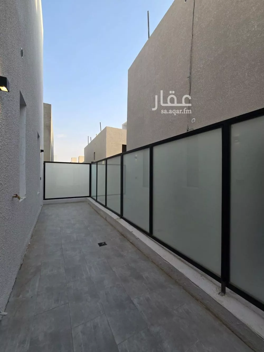 فيلا 5 غرف في الشرق 4