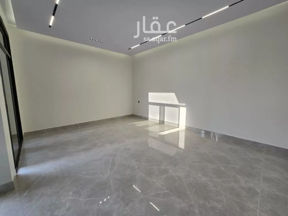 فيلا 5 غرف في الشرق 5