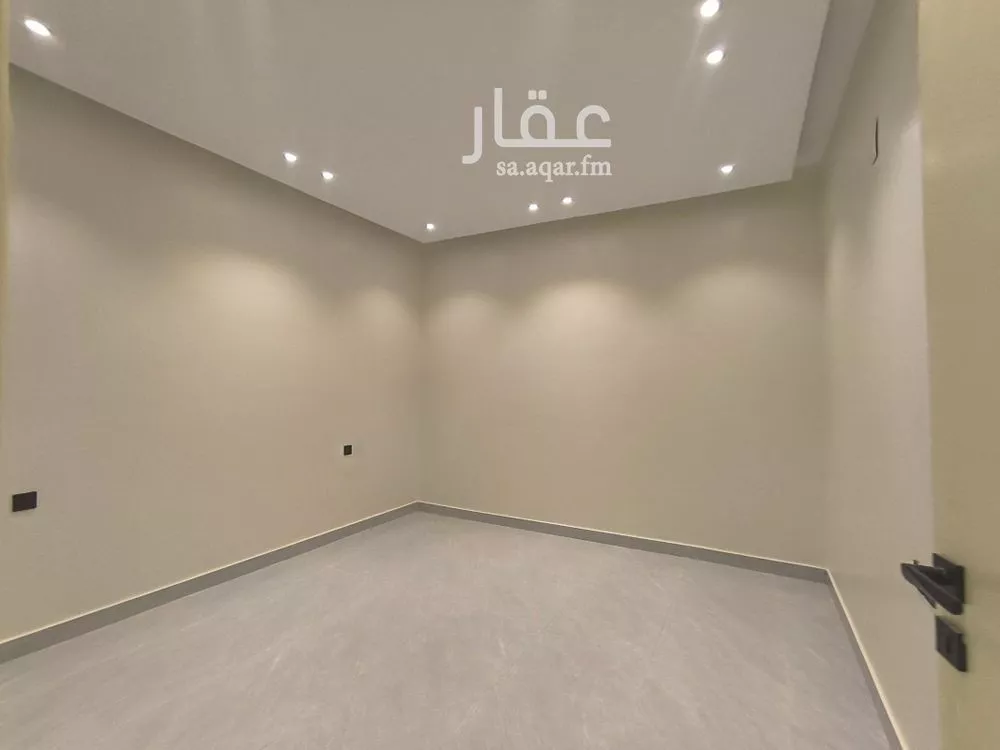 5 bedroom floor in Okaz 4