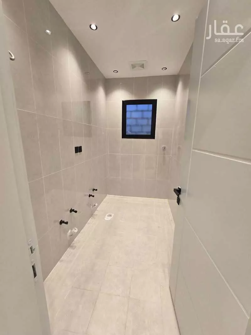 عمارة 294 م² في الملك فهد 4