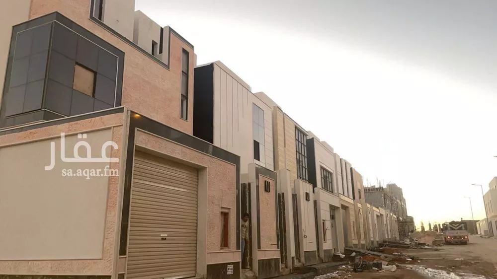 فيلا 4 غرف في الشرق 2