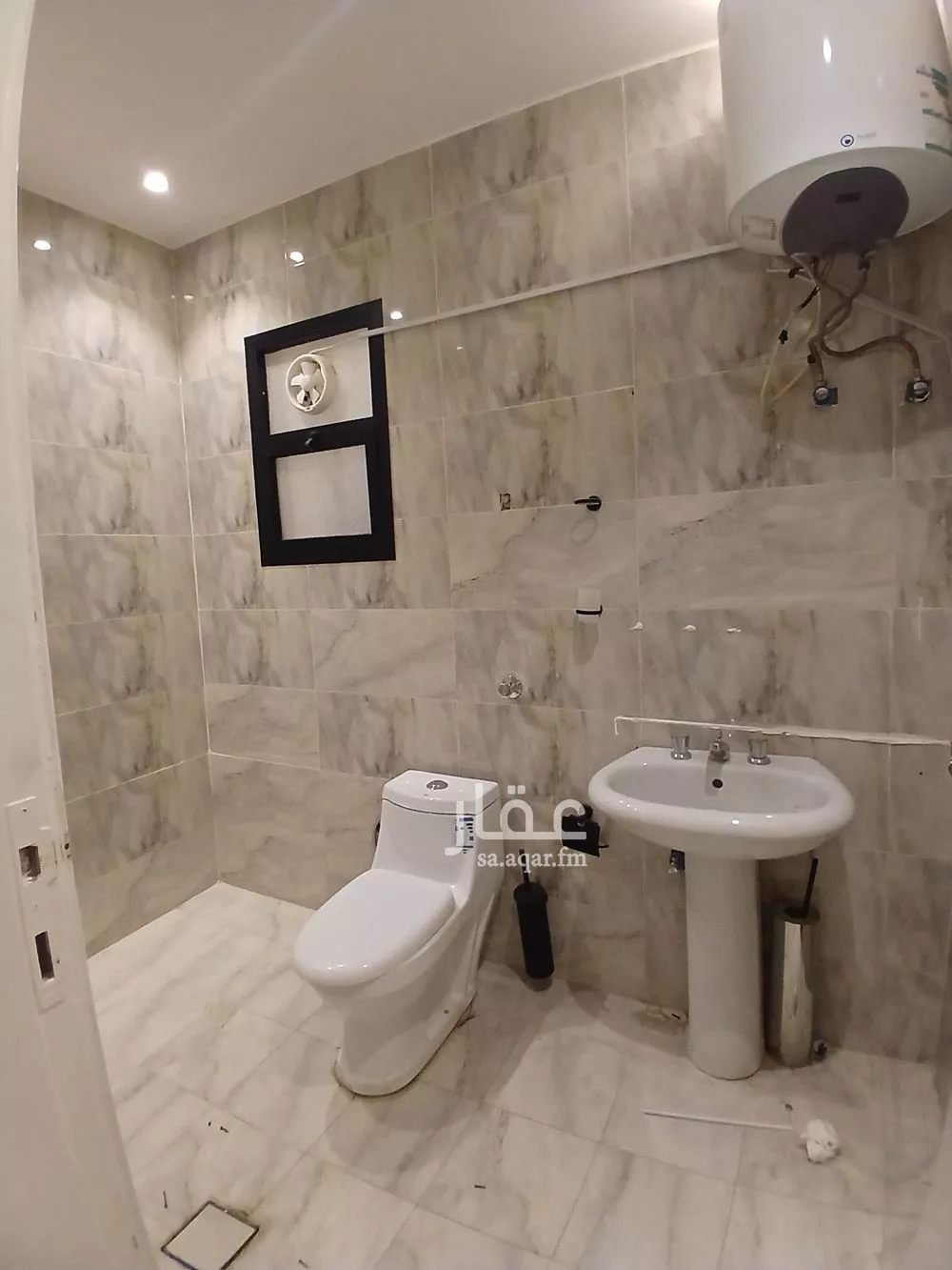 شقة 1 غرف في العقيق 5