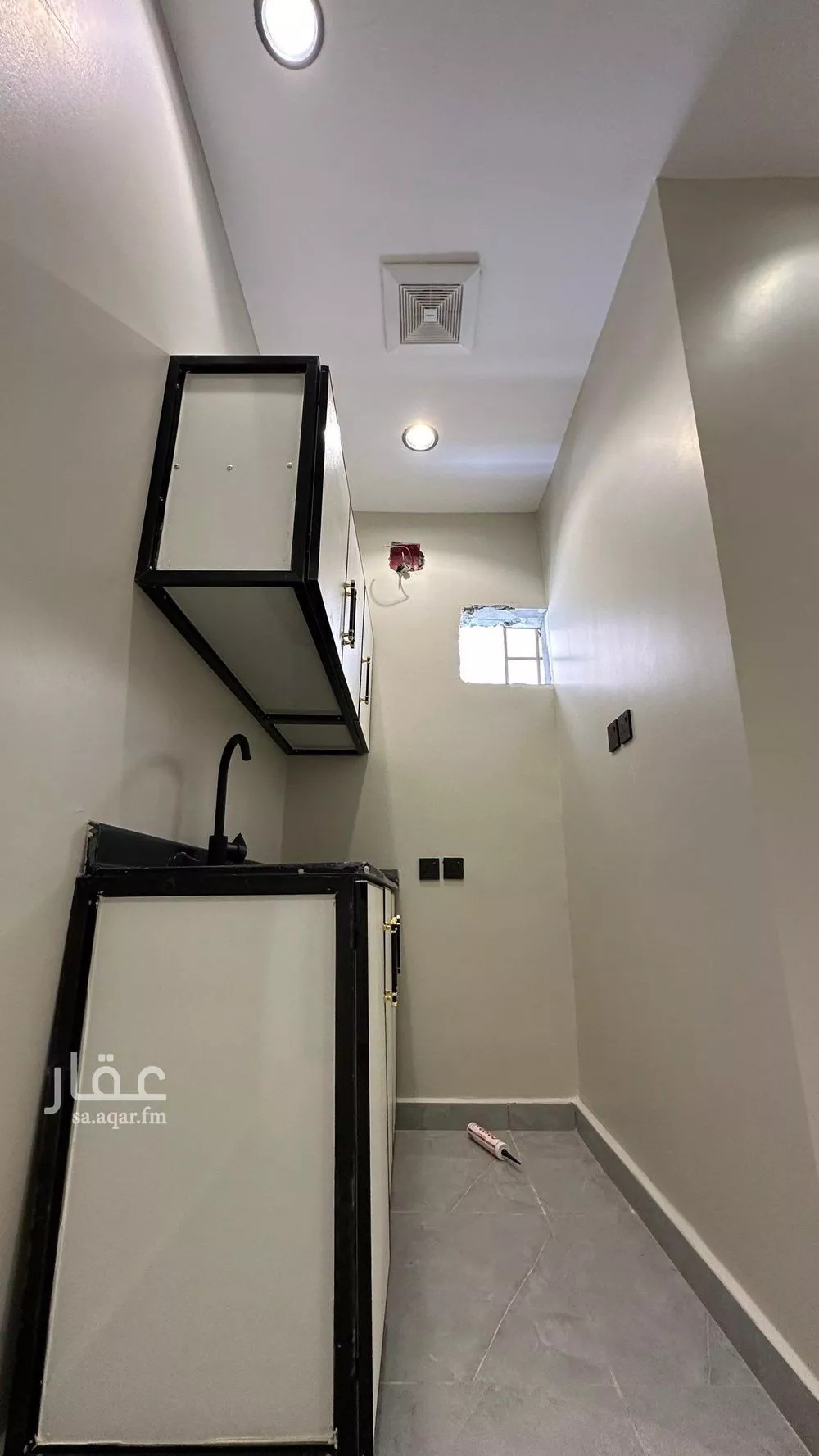 شقة 1 غرف في الملقا 4