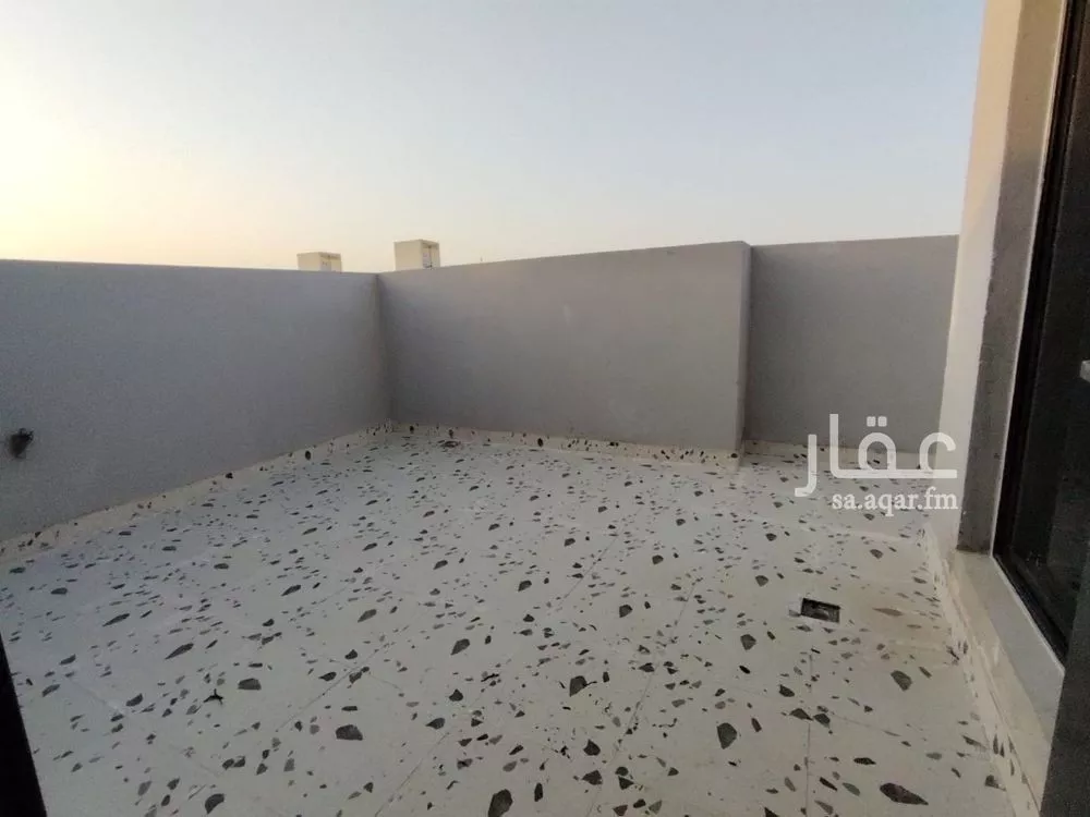 شقة 5 غرف في بدر 2