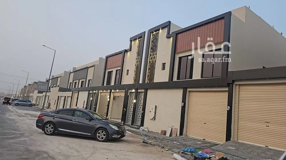 دور 6 غرف في عكاظ