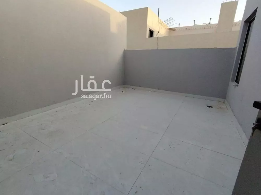 شقة 5 غرف في طيبة 3