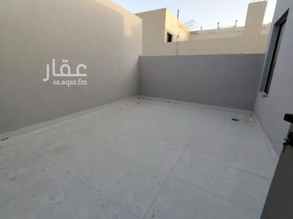 شقة 5 غرف في بدر 5