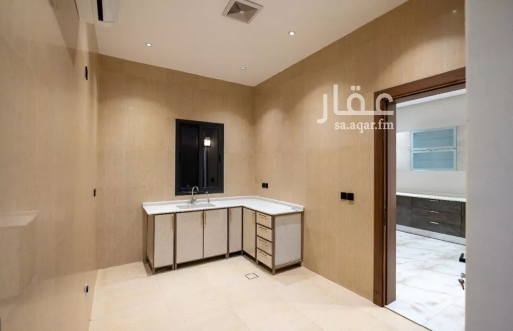 فيلا 8 غرف في البحيرة 3