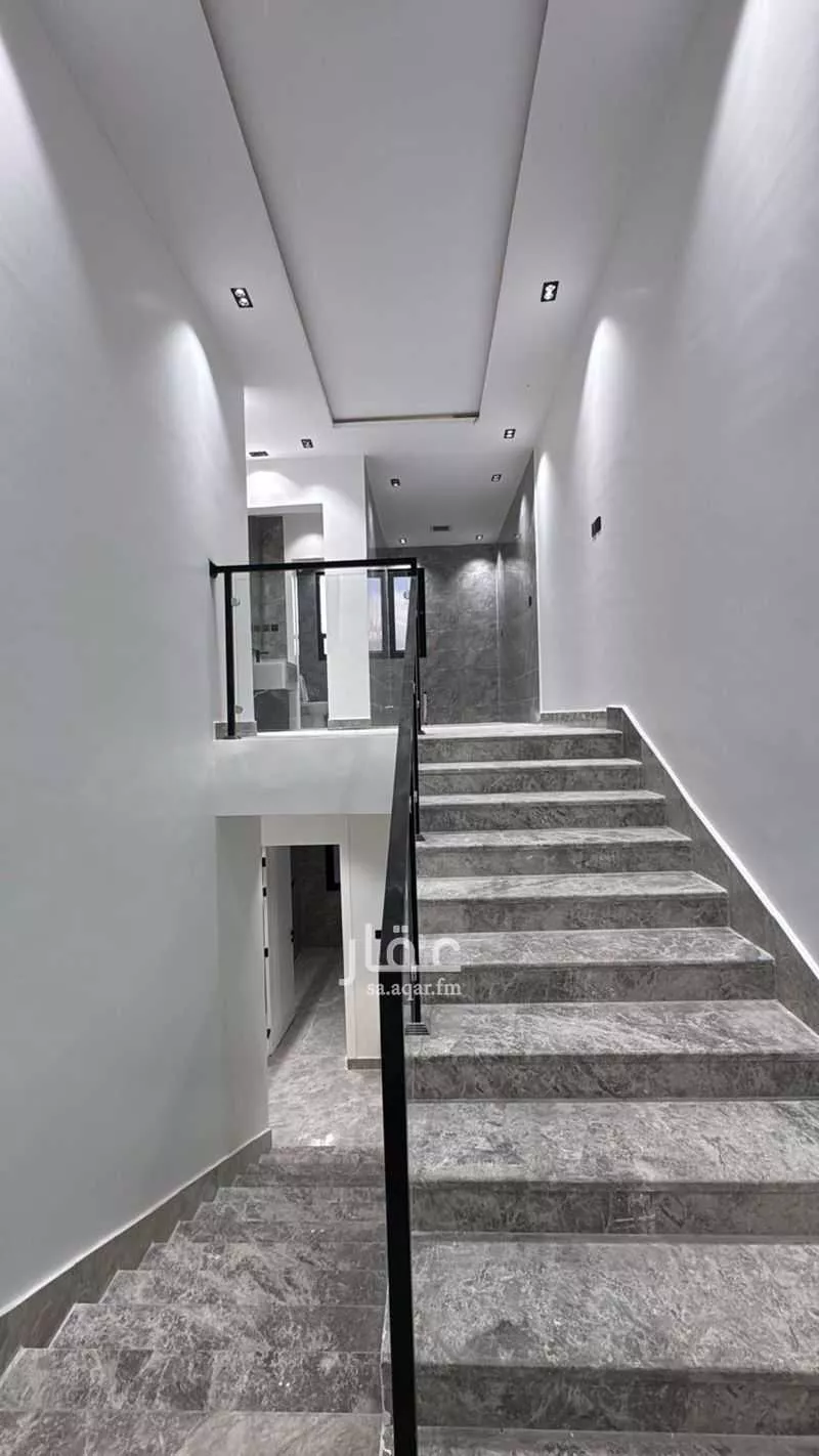 3 bedroom floor in Al Janadriyah 1